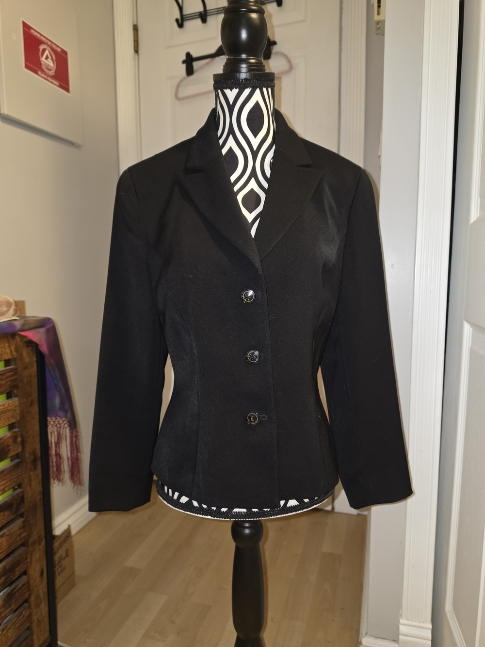 MABLE Women's Black Tailored Blazer Jacket